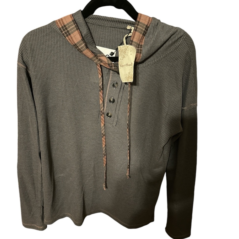 Hem and Thread. Medium. Plaid Contrast Trimmed Thermal Hoodie Top. Size Small
